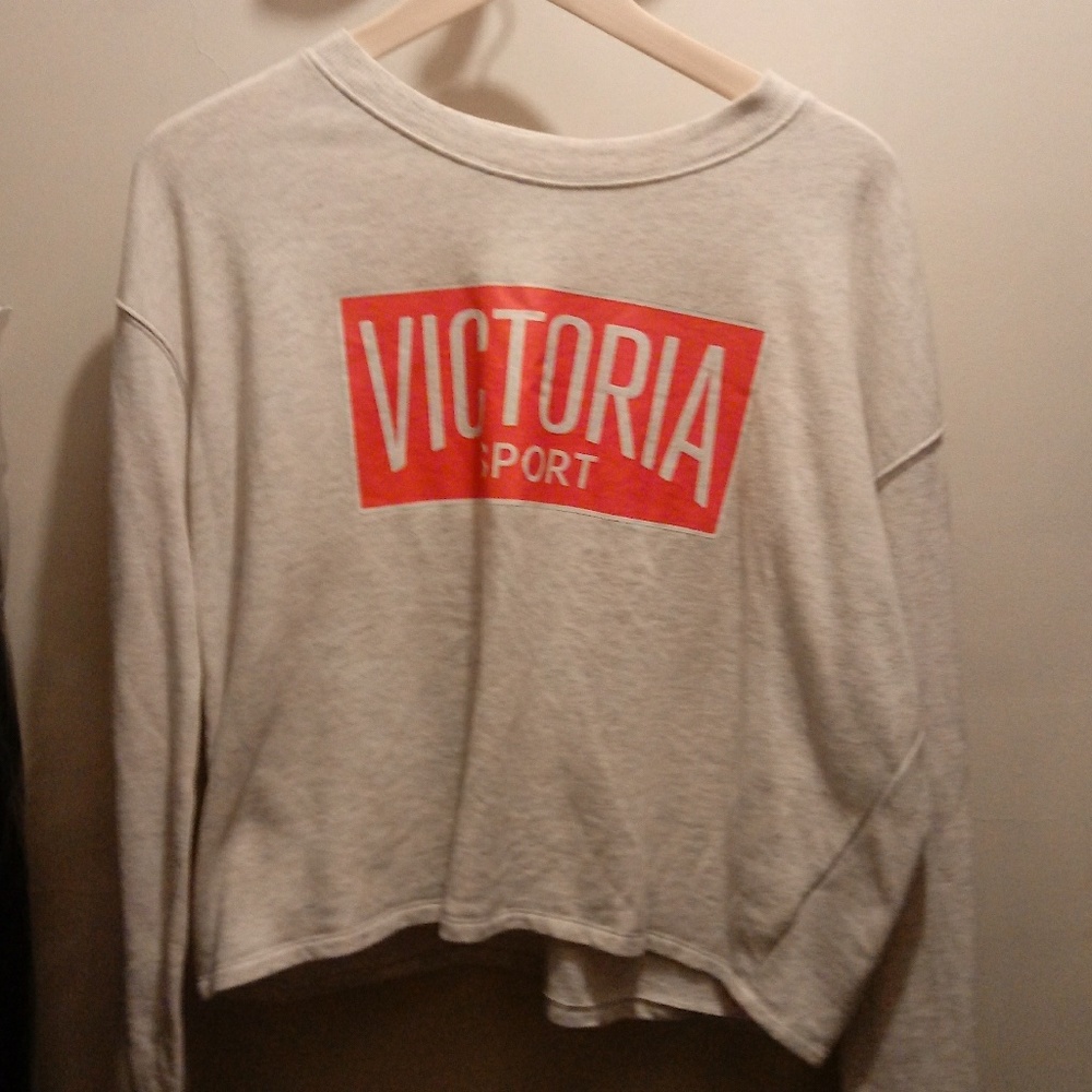 🐝Cropped Victoria Secret Sweater